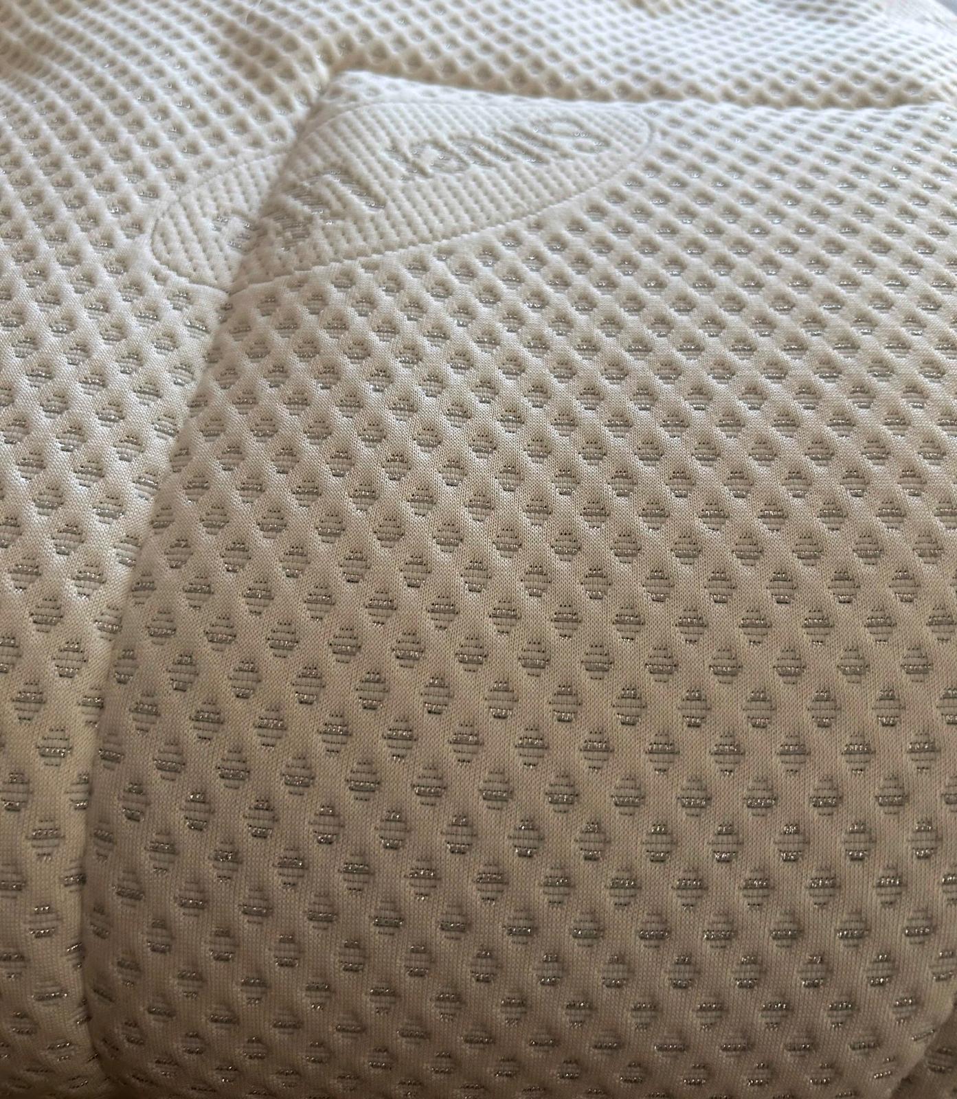 Set EcoCycle – Plapuma si 2 Perne pentru un somn natural si confortabil